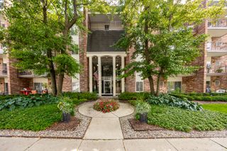 4900 Forest Avenue 308, Downers Grove, IL 60515