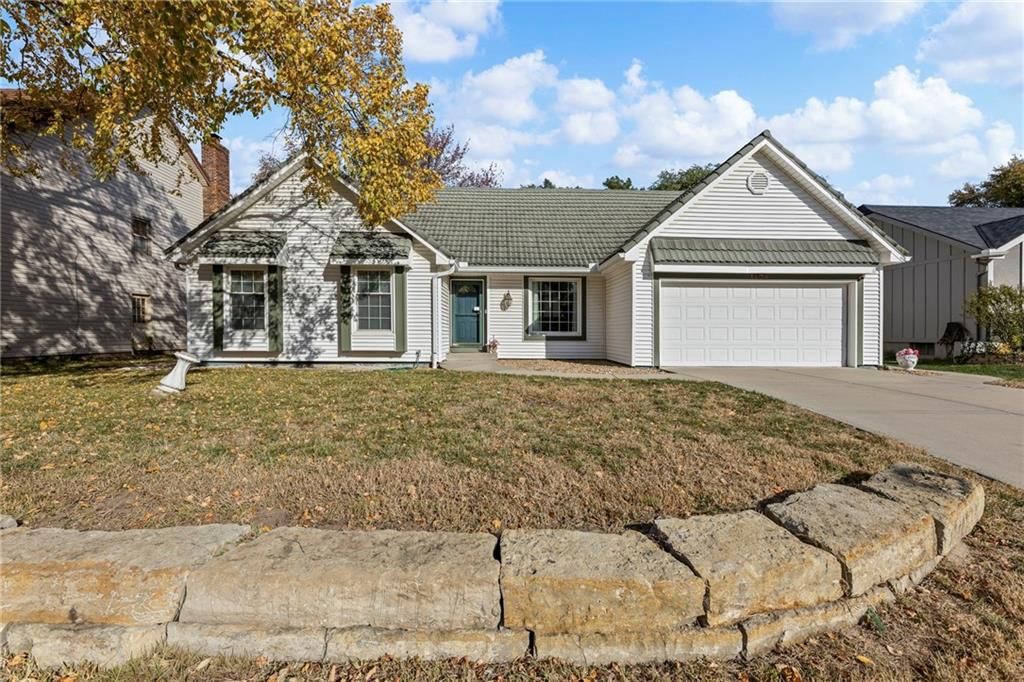 1404 Frontier Lane, Olathe, KS 66062