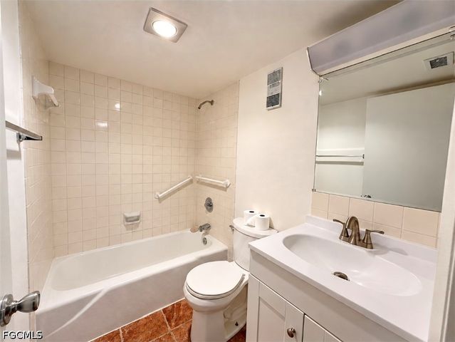 2264 Winkler AVE 210, Fort Myers, FL 33901