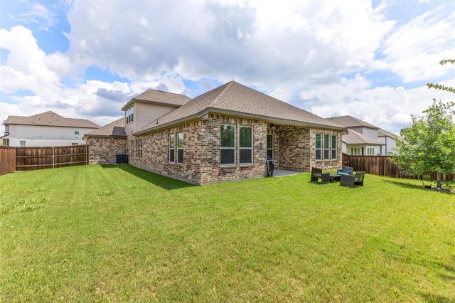 5839 Heatherwood Loop, Sachse, TX 75048