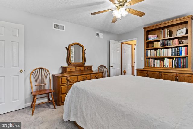 65 WALNUT DALE RD, Shippensburg, PA 17257