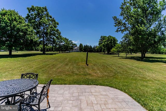 65 WALNUT DALE RD, Shippensburg, PA 17257