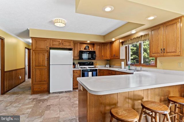 65 WALNUT DALE RD, Shippensburg, PA 17257