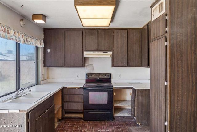 4929 W TOWNLEY Avenue, Glendale, AZ 85302