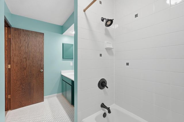 1275 Brighton Square, New Brighton, MN 55112