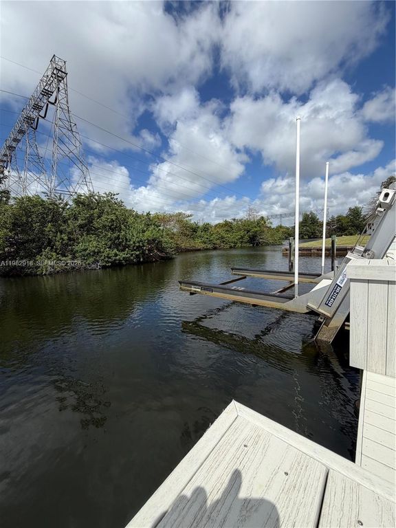 4417 SW 35th Ave, Dania Beach, FL 33312