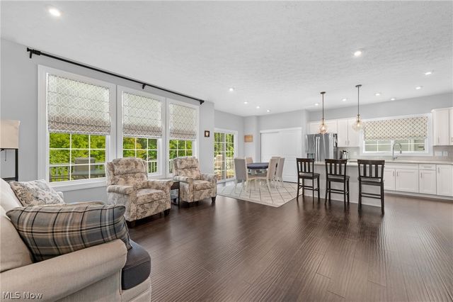 978 Hawkin Lane, Aurora, OH 44202