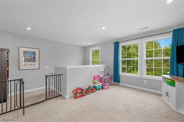 978 Hawkin Lane, Aurora, OH 44202