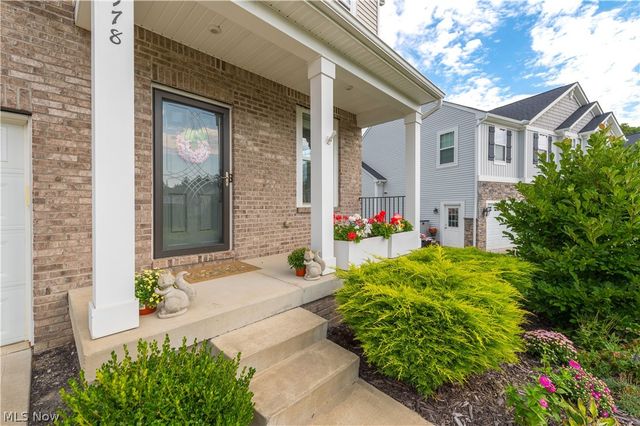 978 Hawkin Lane, Aurora, OH 44202