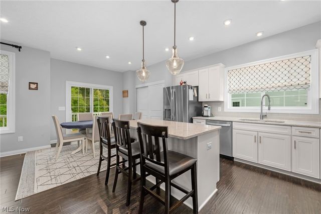978 Hawkin Lane, Aurora, OH 44202