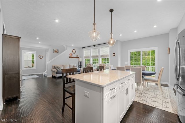 978 Hawkin Lane, Aurora, OH 44202