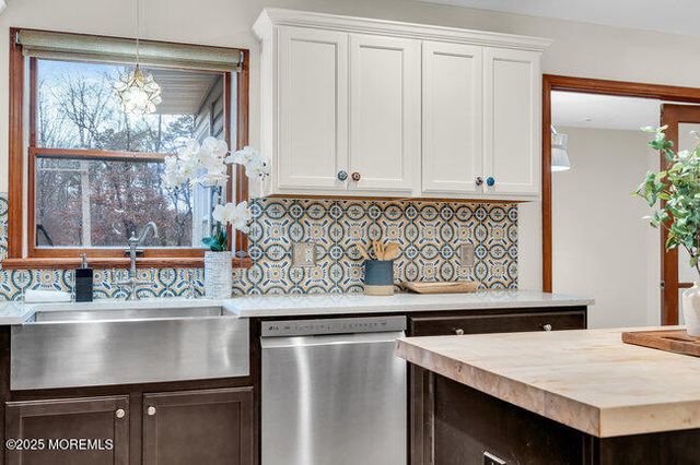 592 Whitecomb Street, Jackson, NJ 08527