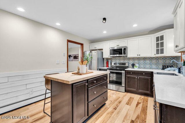 592 Whitecomb Street, Jackson, NJ 08527