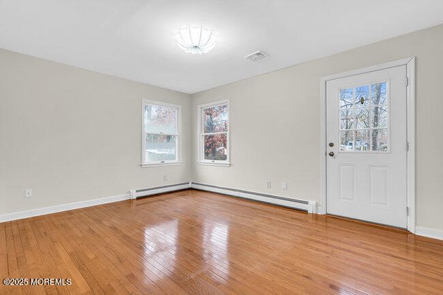 592 Whitecomb Street, Jackson, NJ 08527