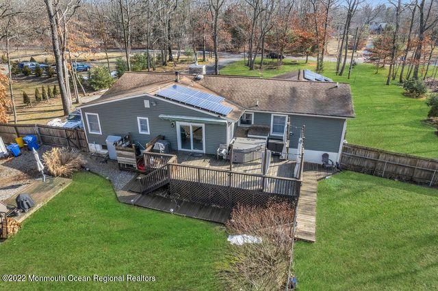 592 Whitecomb Street, Jackson, NJ 08527