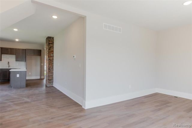 7436 Oakland Street, Detroit, MI 48211