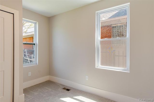 7436 Oakland Street, Detroit, MI 48211