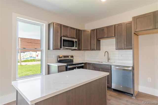 7436 Oakland Street, Detroit, MI 48211