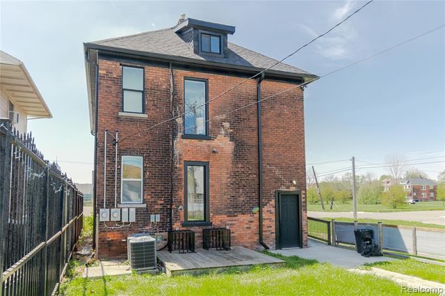 7436 Oakland Street, Detroit, MI 48211