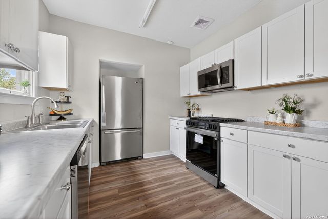 1823 Edison, San Antonio, TX 78201