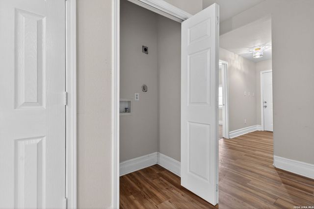 1823 Edison, San Antonio, TX 78201