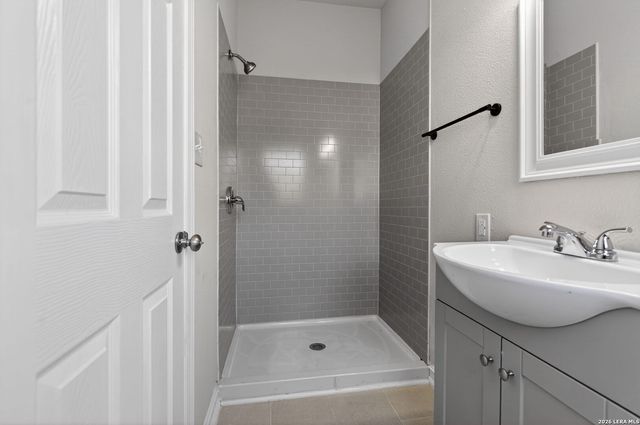 1823 Edison, San Antonio, TX 78201