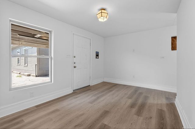 1823 Edison, San Antonio, TX 78201