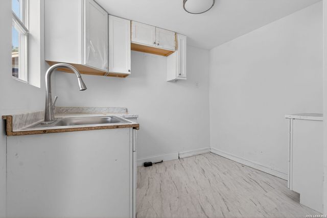 1823 Edison, San Antonio, TX 78201