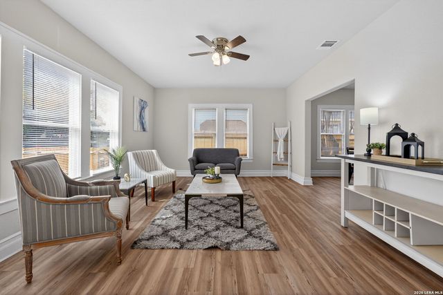 1823 Edison, San Antonio, TX 78201