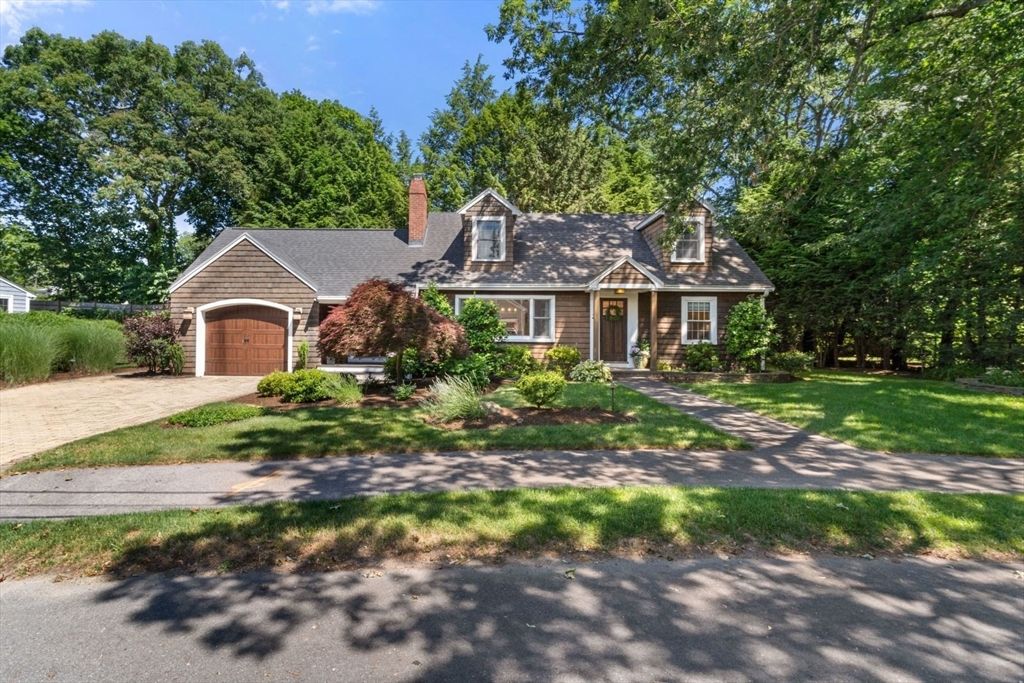 21 Hickory Road, Wellesley, MA 02482