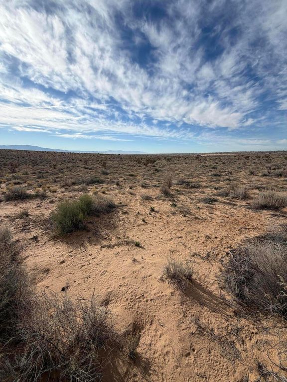 Image 2 of property listing at 2222 Winchester Avenue NE, Rio Rancho, NM 87144