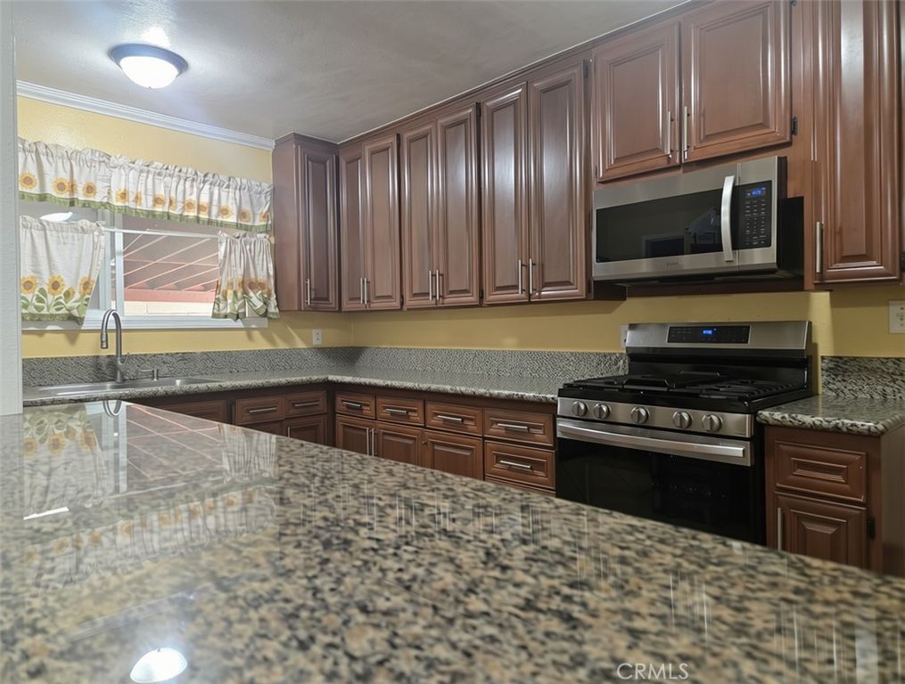 2407 E Bliss, Compton, CA 90222 — photo 2
