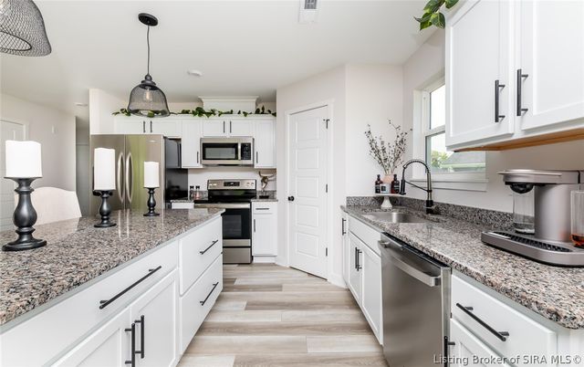 829 Wolf Run Park Boulevard, Jeffersonville, IN 47130