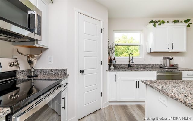 829 Wolf Run Park Boulevard, Jeffersonville, IN 47130