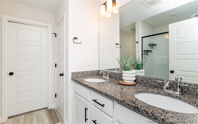 829 Wolf Run Park Boulevard, Jeffersonville, IN 47130