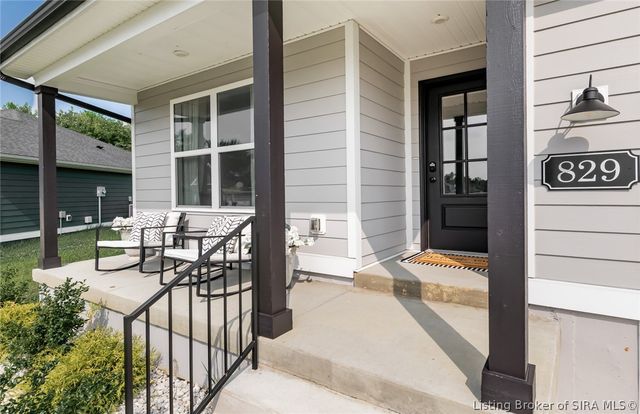 829 Wolf Run Park Boulevard, Jeffersonville, IN 47130