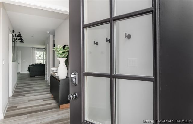 829 Wolf Run Park Boulevard, Jeffersonville, IN 47130