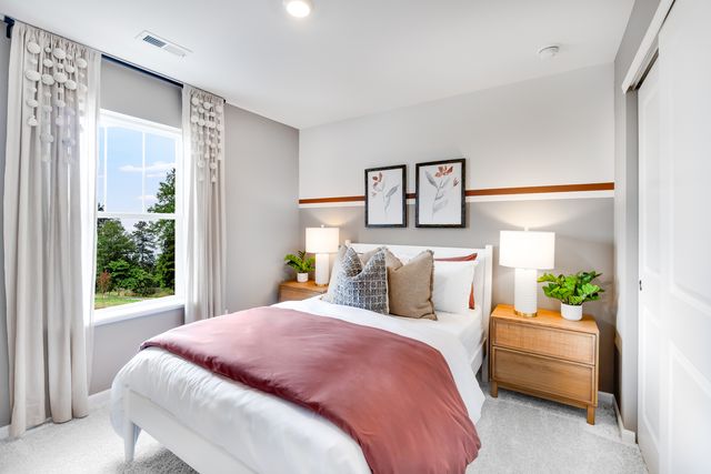 2248 Stonegate Road, Algonquin, IL 60102