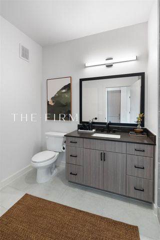 3001 W 11th Street 575, Houston, TX 77008