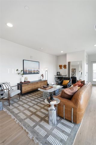 3001 W 11th Street 575, Houston, TX 77008