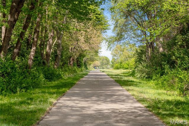 3020 Mobile Drive, Glen Carbon, IL 62034