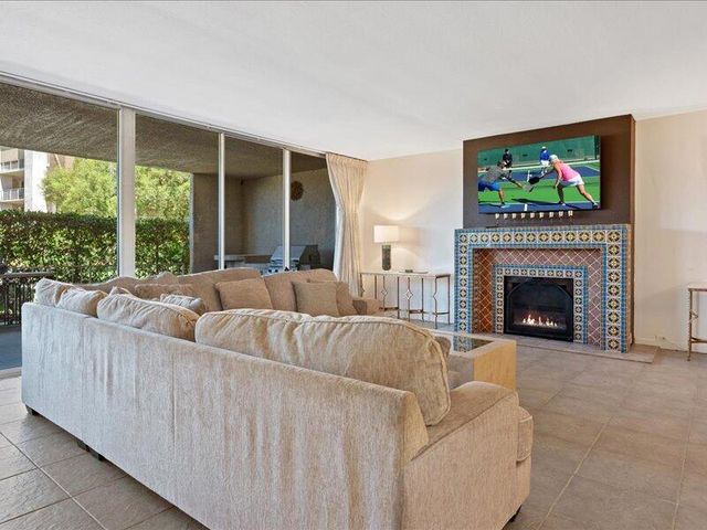 899 Island Drive 102, Rancho Mirage, CA 92270