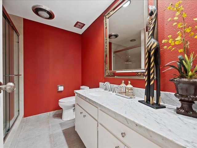 899 Island Drive 102, Rancho Mirage, CA 92270