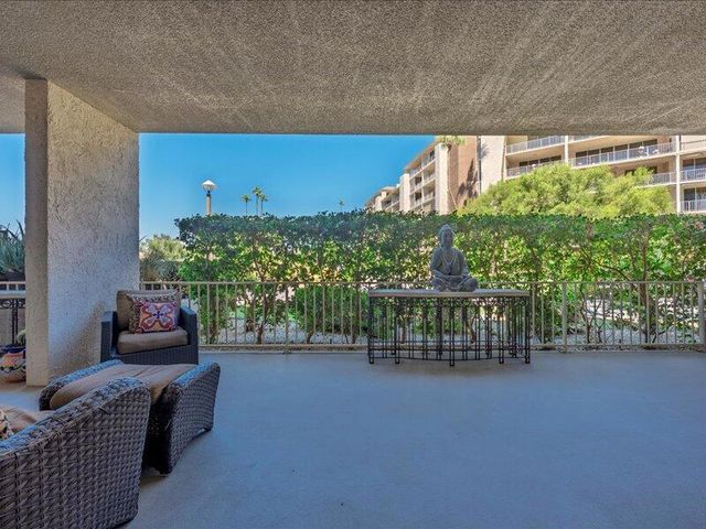 899 Island Drive 102, Rancho Mirage, CA 92270