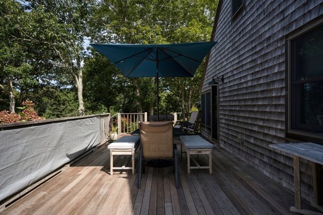 36 Smith Hollow Dr, Edgartown, MA 02539