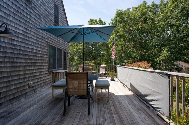 36 Smith Hollow Dr, Edgartown, MA 02539