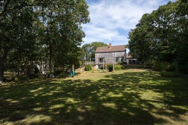 36 Smith Hollow Dr, Edgartown, MA 02539
