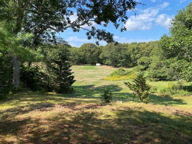 36 Smith Hollow Dr, Edgartown, MA 02539