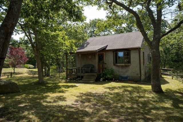 36 Smith Hollow Dr, Edgartown, MA 02539