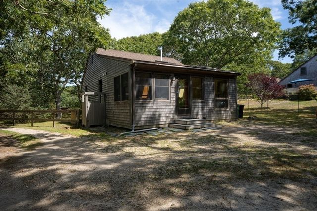 36 Smith Hollow Dr, Edgartown, MA 02539